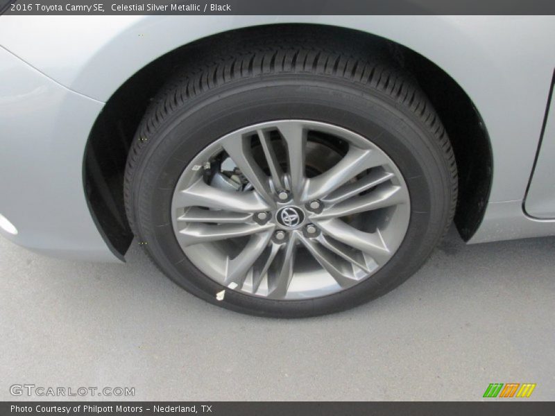 Celestial Silver Metallic / Black 2016 Toyota Camry SE