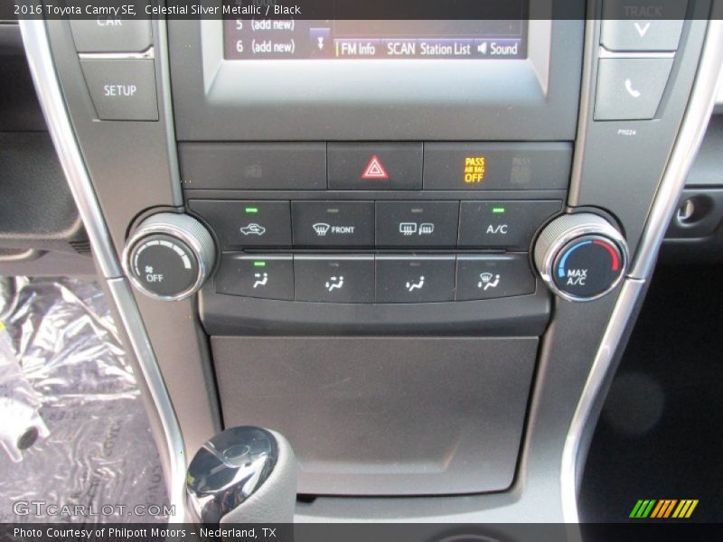 Celestial Silver Metallic / Black 2016 Toyota Camry SE