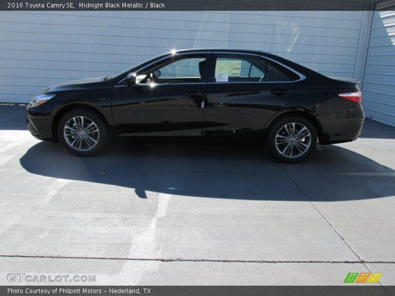 Midnight Black Metallic / Black 2016 Toyota Camry SE