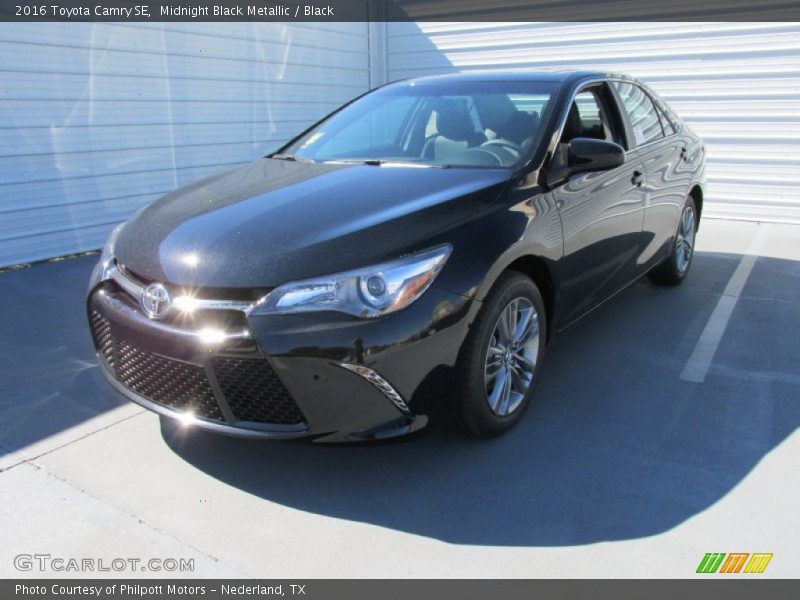 Midnight Black Metallic / Black 2016 Toyota Camry SE