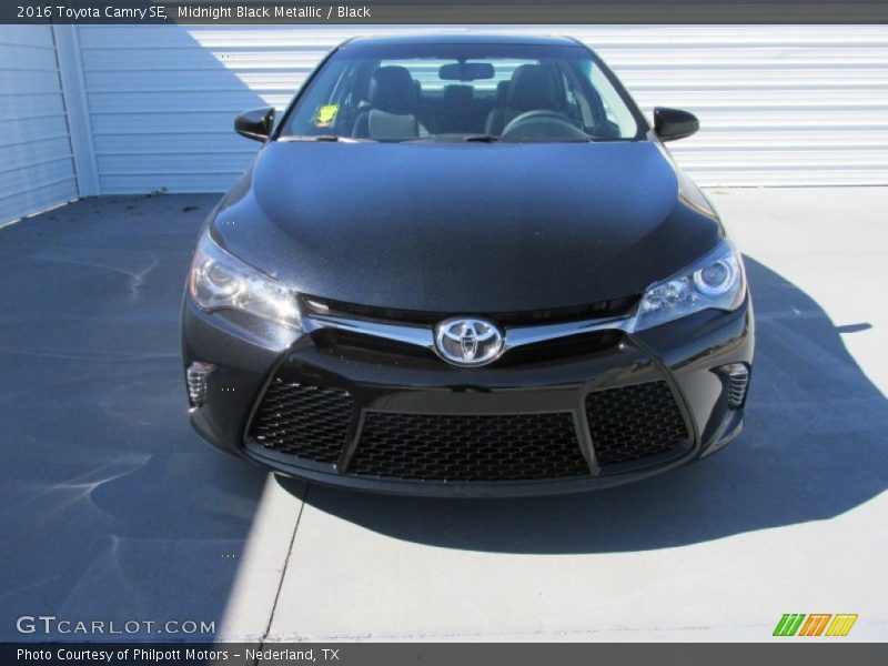 Midnight Black Metallic / Black 2016 Toyota Camry SE