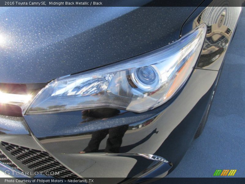 Midnight Black Metallic / Black 2016 Toyota Camry SE