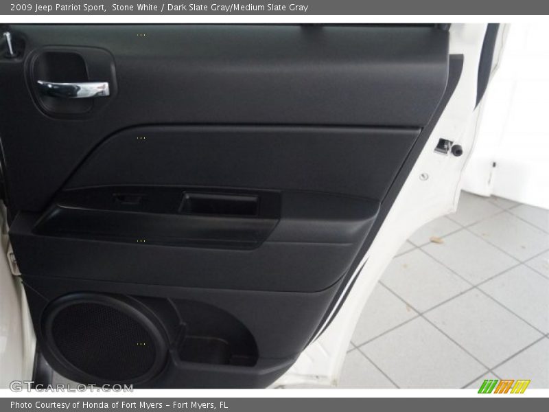 Stone White / Dark Slate Gray/Medium Slate Gray 2009 Jeep Patriot Sport