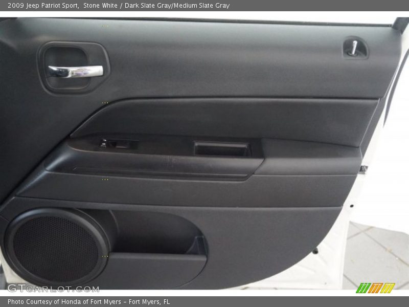 Stone White / Dark Slate Gray/Medium Slate Gray 2009 Jeep Patriot Sport