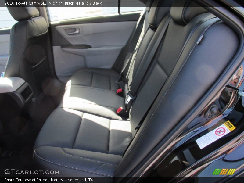 Midnight Black Metallic / Black 2016 Toyota Camry SE