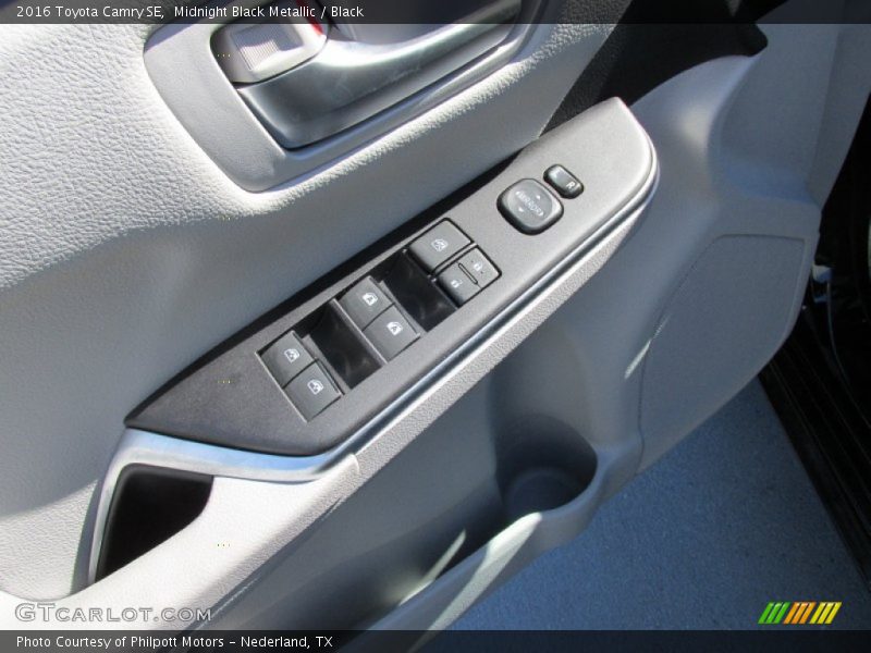 Midnight Black Metallic / Black 2016 Toyota Camry SE