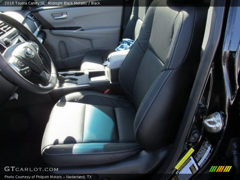 Midnight Black Metallic / Black 2016 Toyota Camry SE