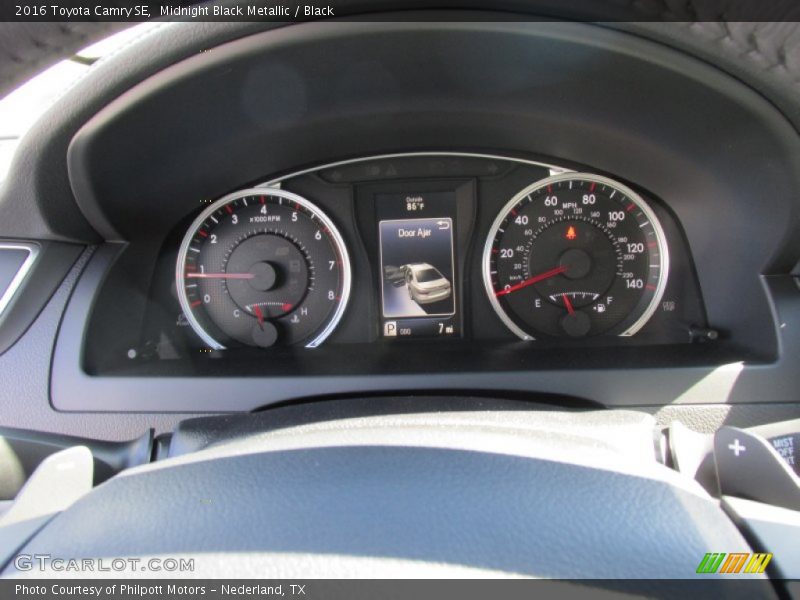 Midnight Black Metallic / Black 2016 Toyota Camry SE