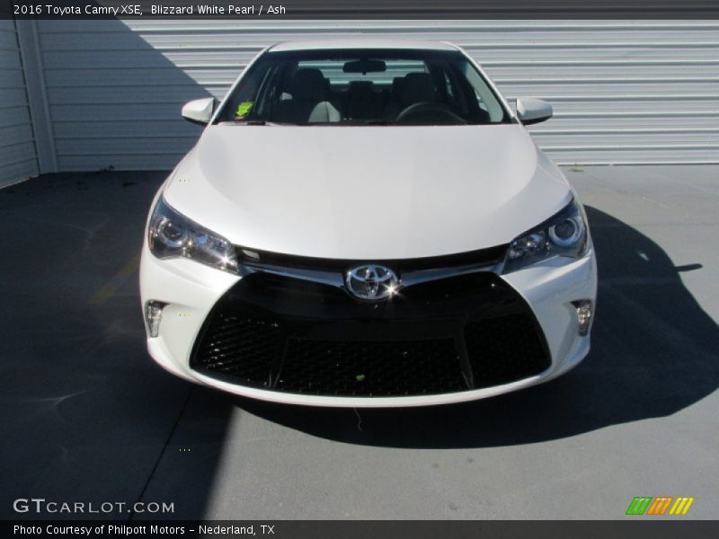 Blizzard White Pearl / Ash 2016 Toyota Camry XSE