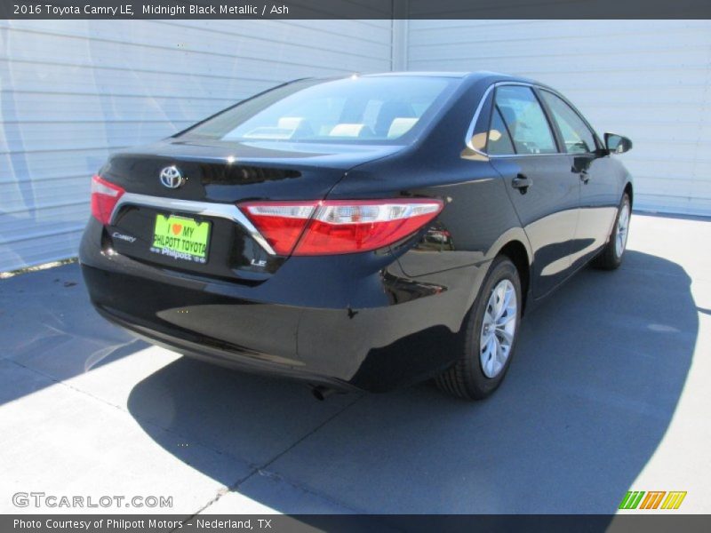 Midnight Black Metallic / Ash 2016 Toyota Camry LE