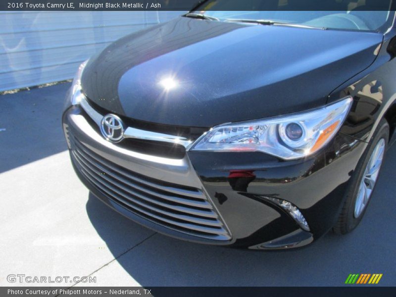 Midnight Black Metallic / Ash 2016 Toyota Camry LE
