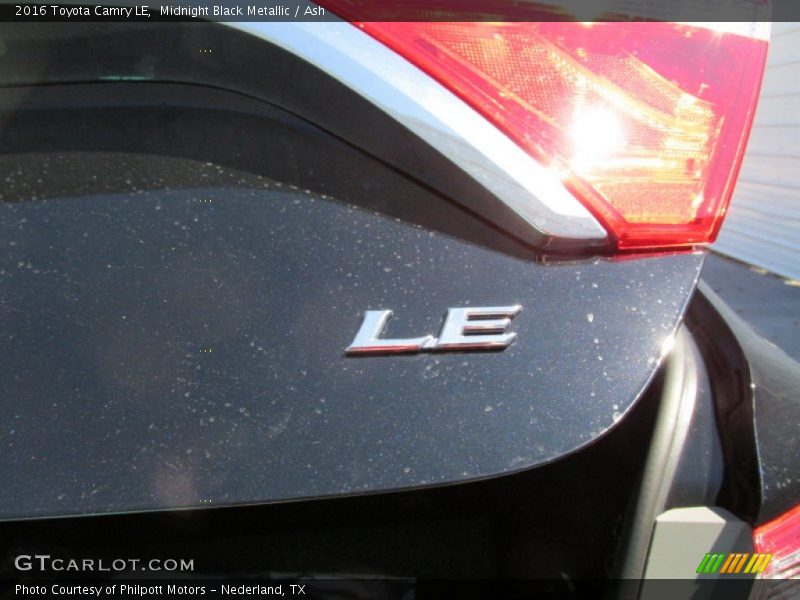 Midnight Black Metallic / Ash 2016 Toyota Camry LE