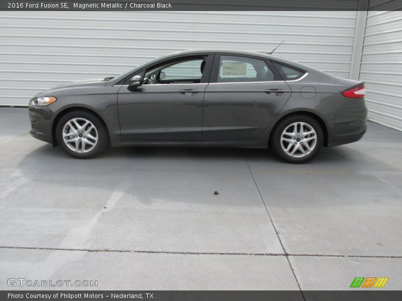 Magnetic Metallic / Charcoal Black 2016 Ford Fusion SE