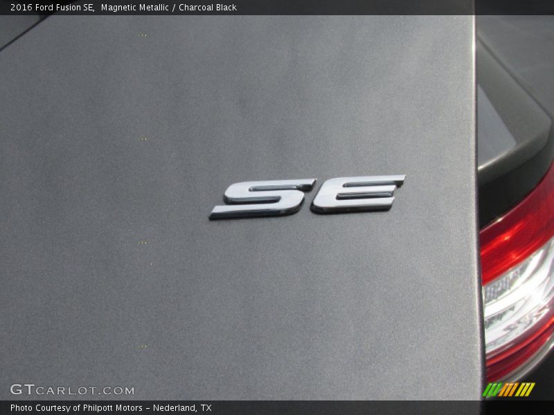 Magnetic Metallic / Charcoal Black 2016 Ford Fusion SE