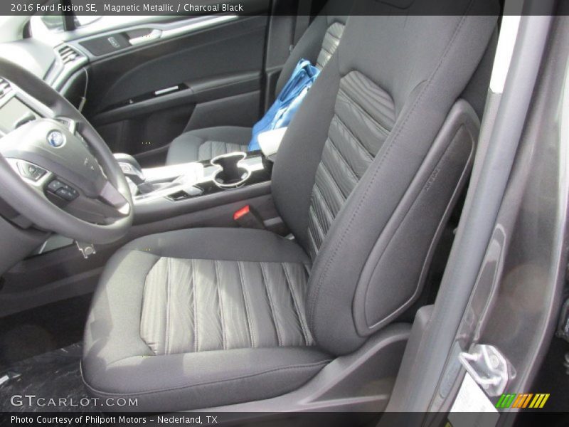 Magnetic Metallic / Charcoal Black 2016 Ford Fusion SE