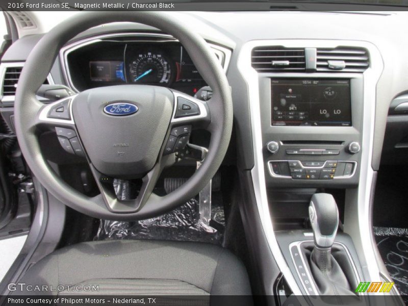 Magnetic Metallic / Charcoal Black 2016 Ford Fusion SE
