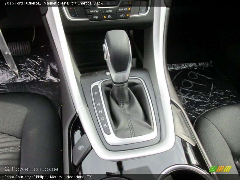 Magnetic Metallic / Charcoal Black 2016 Ford Fusion SE
