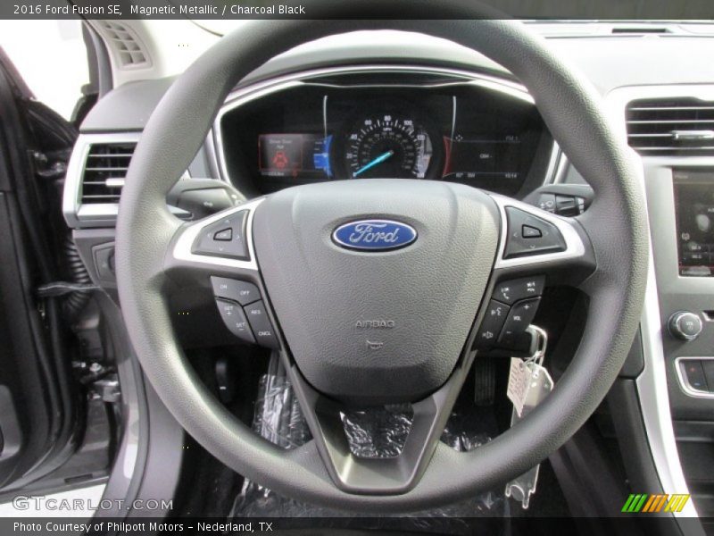 Magnetic Metallic / Charcoal Black 2016 Ford Fusion SE