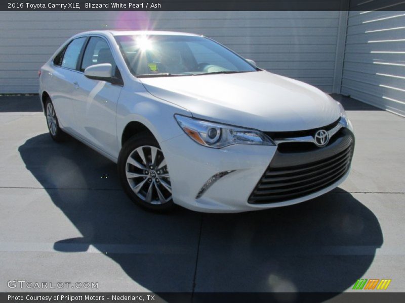 Blizzard White Pearl / Ash 2016 Toyota Camry XLE