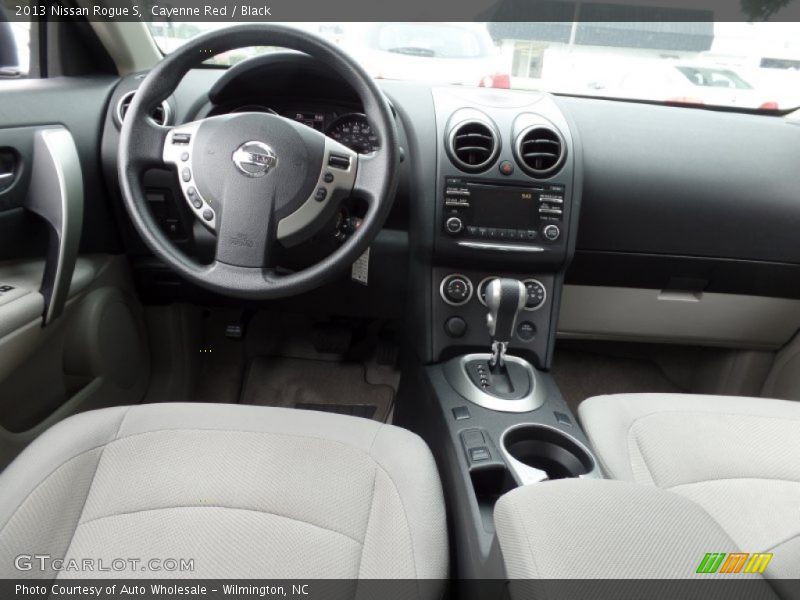 Cayenne Red / Black 2013 Nissan Rogue S