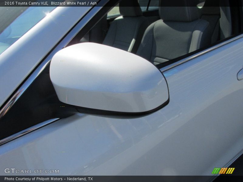 Blizzard White Pearl / Ash 2016 Toyota Camry XLE