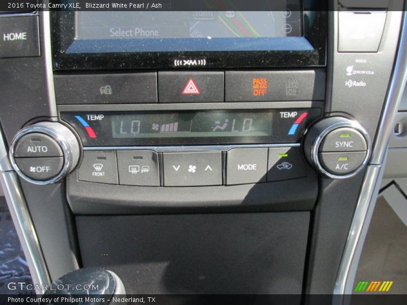 Blizzard White Pearl / Ash 2016 Toyota Camry XLE