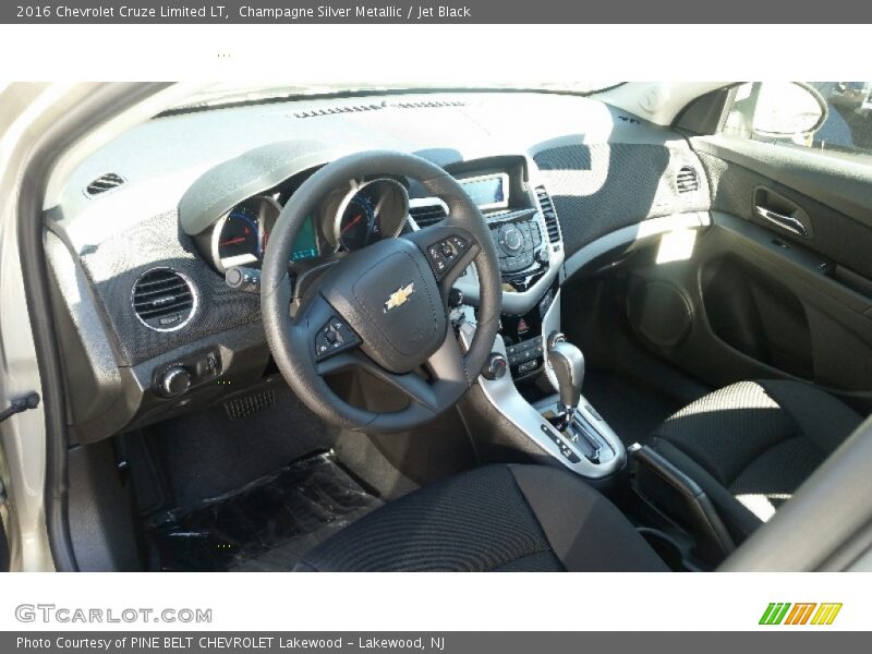 Champagne Silver Metallic / Jet Black 2016 Chevrolet Cruze Limited LT