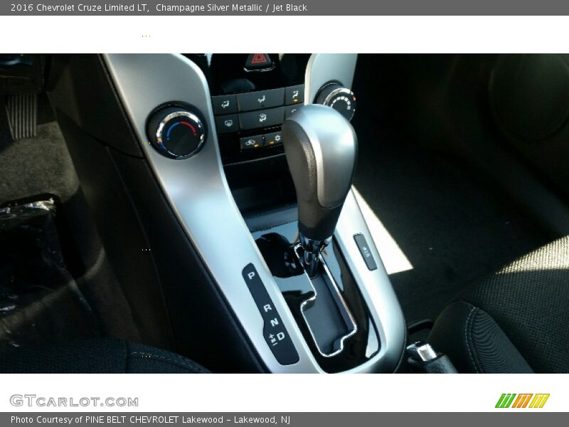 Champagne Silver Metallic / Jet Black 2016 Chevrolet Cruze Limited LT