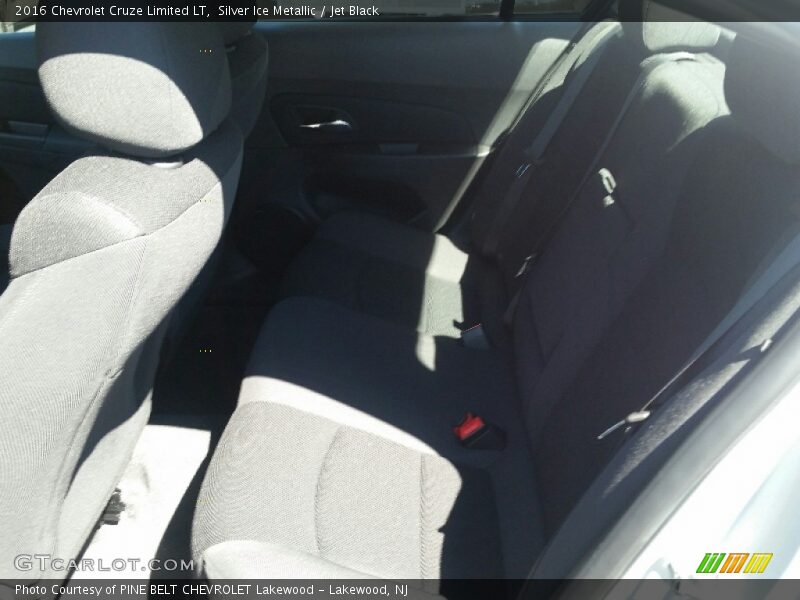 Silver Ice Metallic / Jet Black 2016 Chevrolet Cruze Limited LT