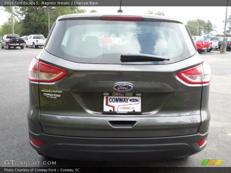 Magnetic Metallic / Charcoal Black 2016 Ford Escape S