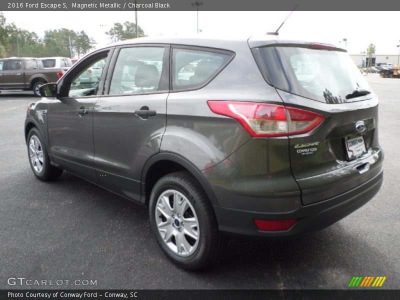 Magnetic Metallic / Charcoal Black 2016 Ford Escape S