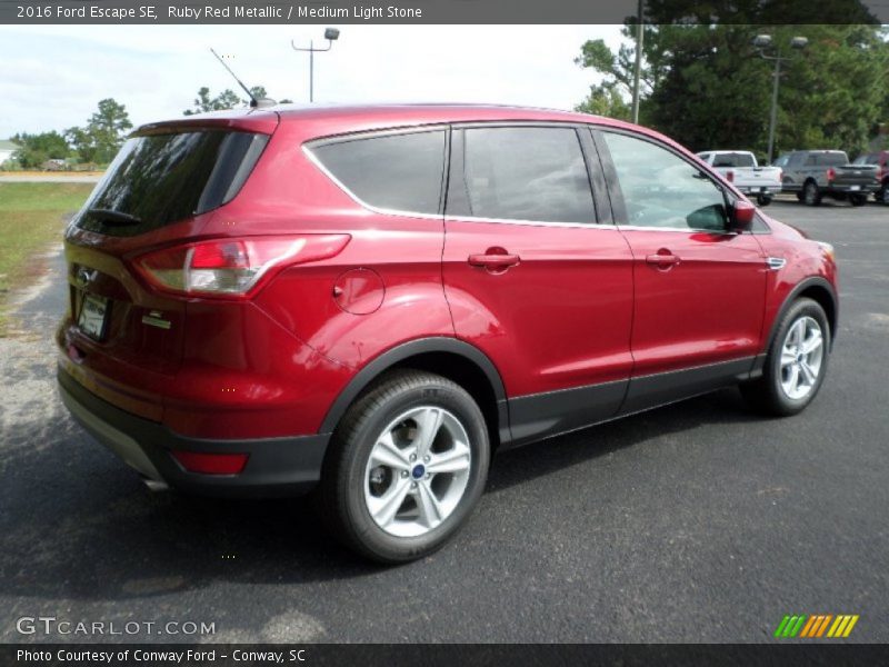 Ruby Red Metallic / Medium Light Stone 2016 Ford Escape SE