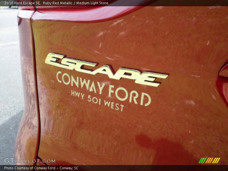 Ruby Red Metallic / Medium Light Stone 2016 Ford Escape SE