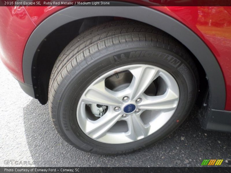 Ruby Red Metallic / Medium Light Stone 2016 Ford Escape SE