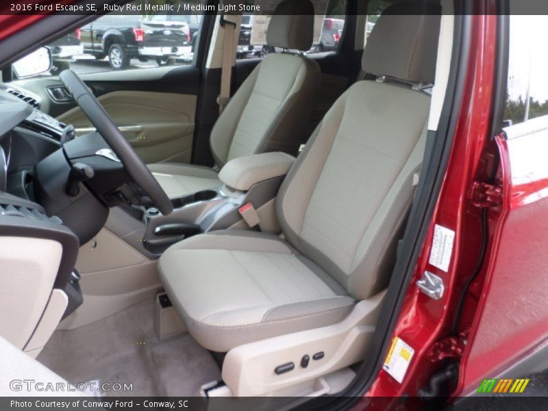 Ruby Red Metallic / Medium Light Stone 2016 Ford Escape SE