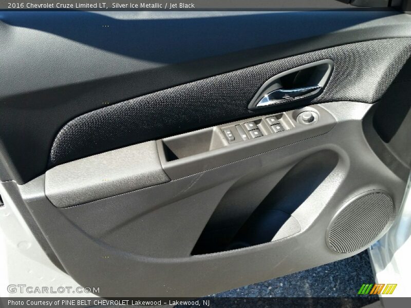 Silver Ice Metallic / Jet Black 2016 Chevrolet Cruze Limited LT