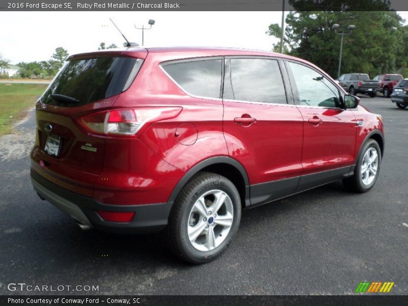 Ruby Red Metallic / Charcoal Black 2016 Ford Escape SE