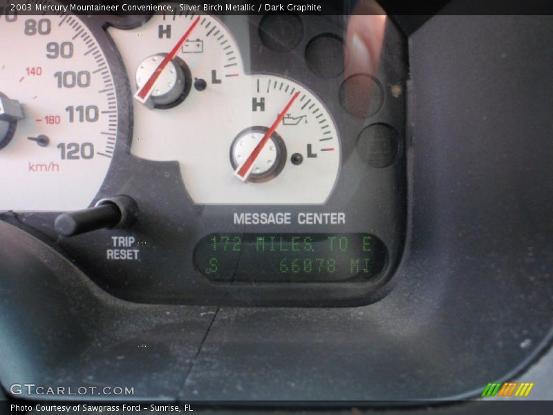 Silver Birch Metallic / Dark Graphite 2003 Mercury Mountaineer Convenience