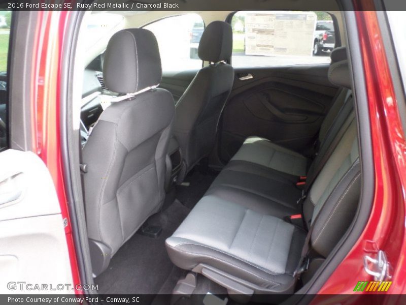 Ruby Red Metallic / Charcoal Black 2016 Ford Escape SE