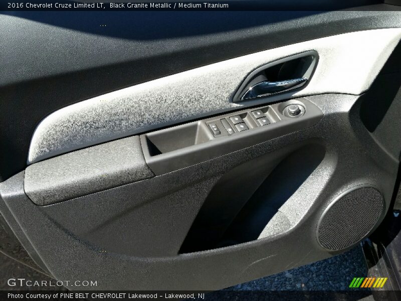 Black Granite Metallic / Medium Titanium 2016 Chevrolet Cruze Limited LT