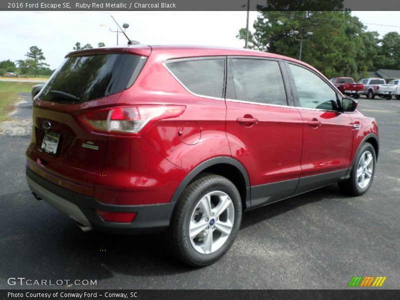 Ruby Red Metallic / Charcoal Black 2016 Ford Escape SE