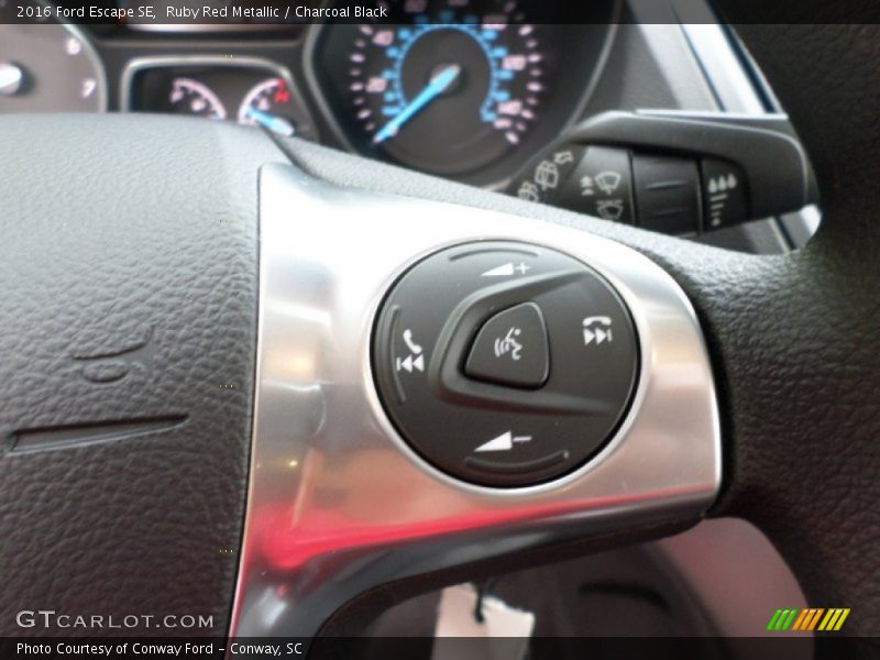 Ruby Red Metallic / Charcoal Black 2016 Ford Escape SE