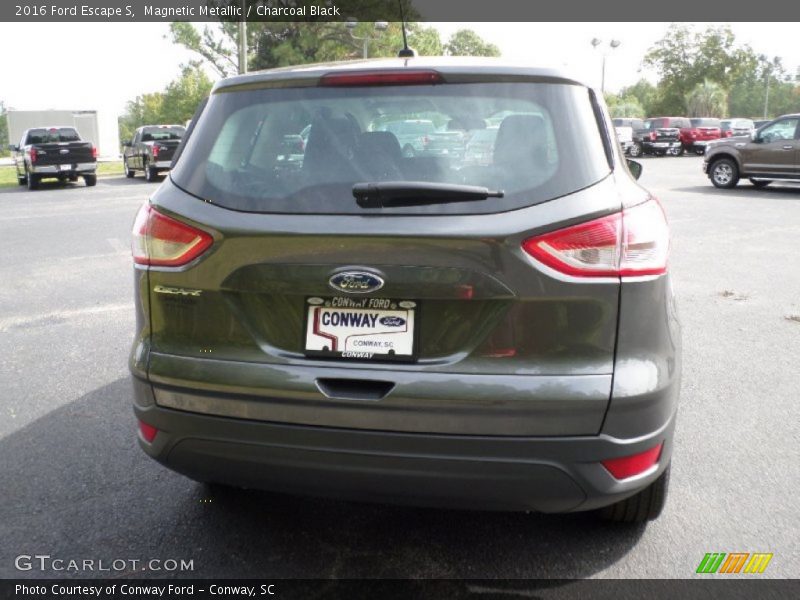 Magnetic Metallic / Charcoal Black 2016 Ford Escape S