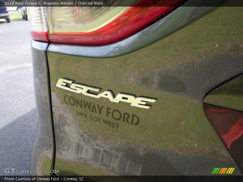 Magnetic Metallic / Charcoal Black 2016 Ford Escape S