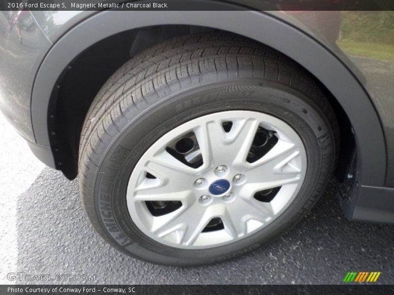 Magnetic Metallic / Charcoal Black 2016 Ford Escape S
