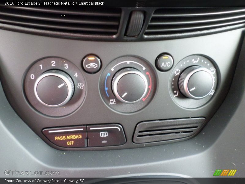 Magnetic Metallic / Charcoal Black 2016 Ford Escape S