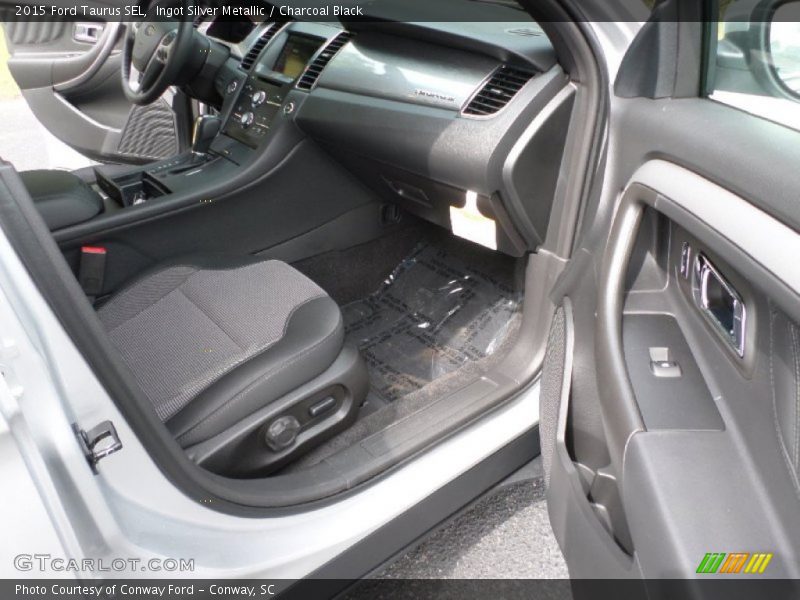 Ingot Silver Metallic / Charcoal Black 2015 Ford Taurus SEL