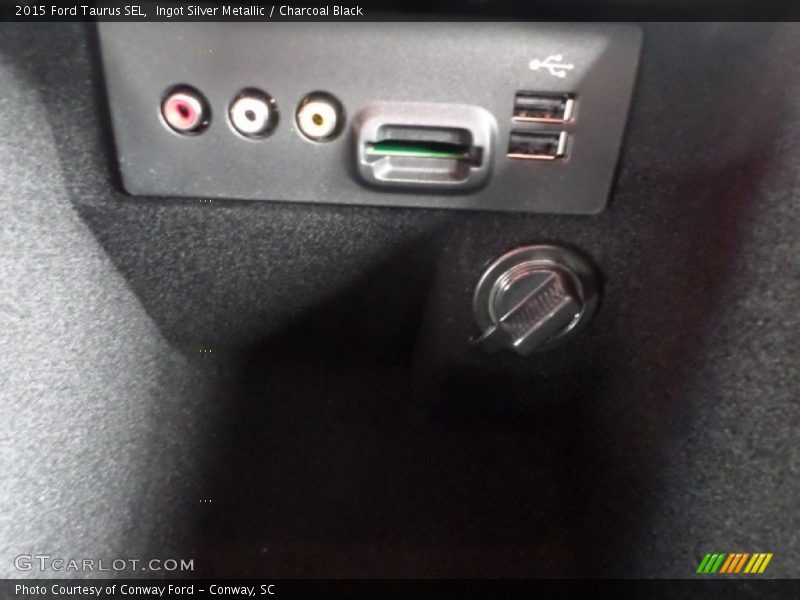 Ingot Silver Metallic / Charcoal Black 2015 Ford Taurus SEL