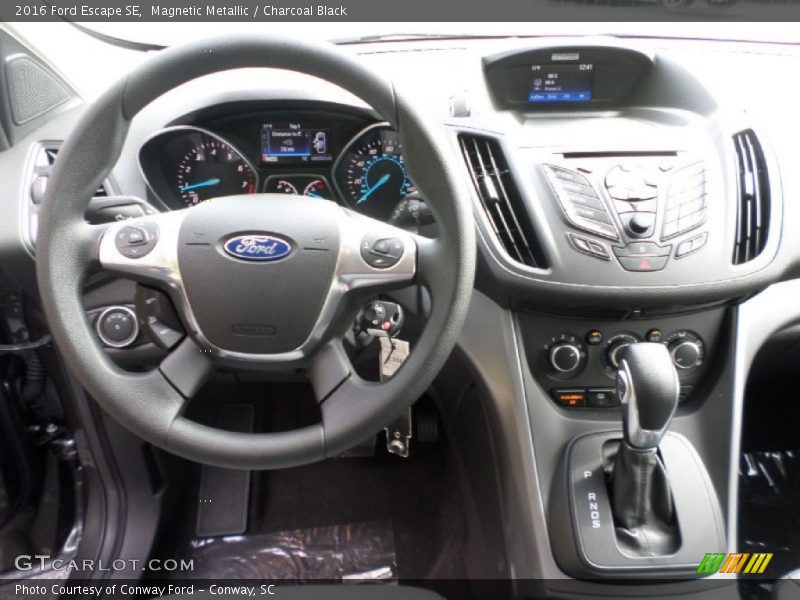 Magnetic Metallic / Charcoal Black 2016 Ford Escape SE
