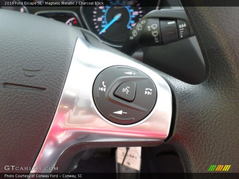 Magnetic Metallic / Charcoal Black 2016 Ford Escape SE